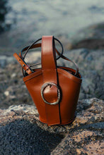 Cargar imagen en el visor de la galería, Bolso Le Cubito Cognac