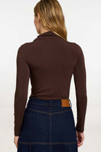 Cargar imagen en el visor de la galería, Camiseta Cuello Lazada Coffee