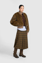 Cargar imagen en el visor de la galería, Chaqueta Argyle Short Brown