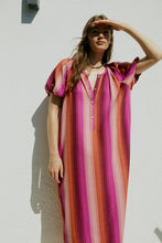 Cargar imagen en el visor de la galería, Vestido Ale Rayas Fucsia