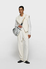 Cargar imagen en el visor de la galería, Bolso Banana Silver