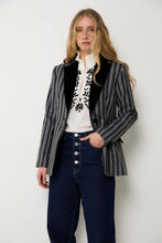 Cargar imagen en el visor de la galería, Blazer Ana Rayas Gris