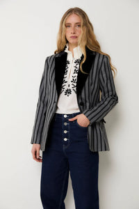 Blazer Ana Rayas Gris