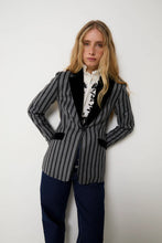 Cargar imagen en el visor de la galería, Blazer Ana Rayas Gris