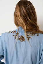 Cargar imagen en el visor de la galería, Blusa Lupe Azul