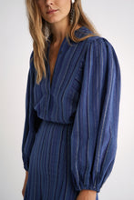Cargar imagen en el visor de la galería, Blusa Lisa Blue Stripes