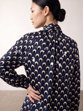 Cargar imagen en el visor de la galería, Blusa Azul Lunares Con Lentejuelas
