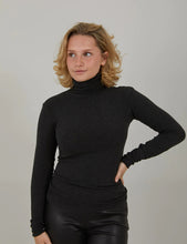 Cargar imagen en el visor de la galería, Top Cuello Lana Negro