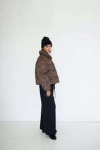 Cargar imagen en el visor de la galería, Chaqueta Animal Print