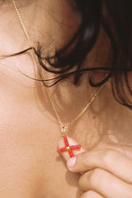 Cargar imagen en el visor de la galería, Collar Cruz Coral
