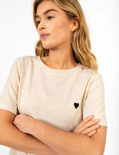 Cargar imagen en el visor de la galería, Camiseta Mini Heart