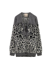 Cargar imagen en el visor de la galería, Cardigan Leopard Grey