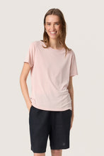 Cargar imagen en el visor de la galería, Camiseta Columbine Pink