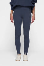 Cargar imagen en el visor de la galería, Pantalones Yale Blue
