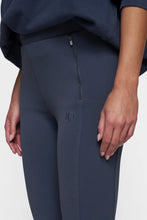 Cargar imagen en el visor de la galería, Pantalones Yale Blue