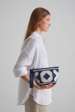 Cargar imagen en el visor de la galería, Mini Clutch Eze Navy