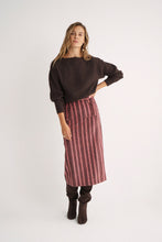 Cargar imagen en el visor de la galería, Falda Eulalia Granate Stripes Velvet