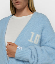 Cargar imagen en el visor de la galería, Cárdigan Hairy Knit Angel Blue