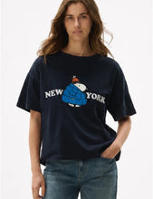 Cargar imagen en el visor de la galería, Camiseta Snoopy Nueva York