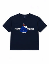 Cargar imagen en el visor de la galería, Camiseta Snoopy Nueva York