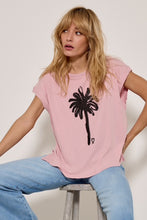 Cargar imagen en el visor de la galería, Camiseta Palm Street Pink