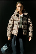 Cargar imagen en el visor de la galería, Chaqueta Animal Print