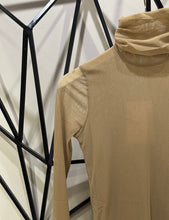 Cargar imagen en el visor de la galería, Top Nadine Cuello Camel