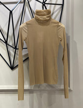 Cargar imagen en el visor de la galería, Top Nadine Cuello Camel