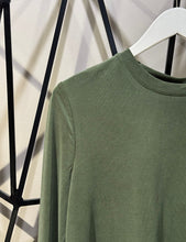 Cargar imagen en el visor de la galería, Camiseta Columbine Green