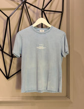 Cargar imagen en el visor de la galería, Camiseta Label Sky
