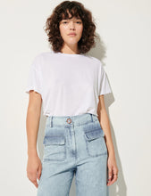 Cargar imagen en el visor de la galería, Camiseta Too White