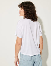 Cargar imagen en el visor de la galería, Camiseta Too White
