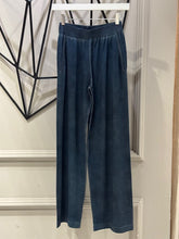 Cargar imagen en el visor de la galería, Pantalones Celeste
