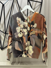 Cargar imagen en el visor de la galería, Cardigan Camouflage