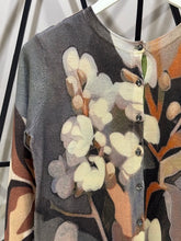 Cargar imagen en el visor de la galería, Cardigan Camouflage