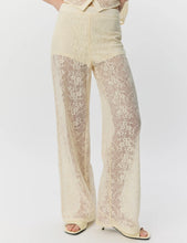 Cargar imagen en el visor de la galería, Pantalones Ivy Crochet