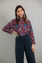 Cargar imagen en el visor de la galería, Top Isabeli Flowers