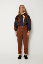 Cargar imagen en el visor de la galería, Vaqueros Corsé Tachas Camel