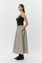 Cargar imagen en el visor de la galería, Falda Juneau