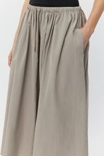 Cargar imagen en el visor de la galería, Falda Juneau