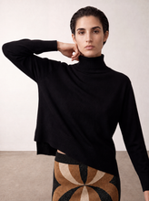 Cargar imagen en el visor de la galería, Jersey de Cuello Alto Negro