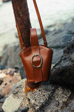 Cargar imagen en el visor de la galería, Bolso Le Cubito Cognac