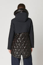 Cargar imagen en el visor de la galería, Plumífero La Corey Black