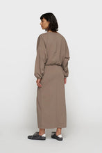 Cargar imagen en el visor de la galería, Vestido Maxi Taupe