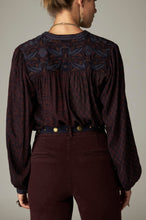 Cargar imagen en el visor de la galería, Blusa Marie Muddy Waters