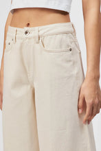 Cargar imagen en el visor de la galería, Bermudas None Cream