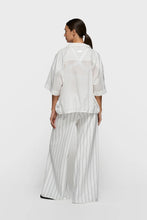 Cargar imagen en el visor de la galería, Blusa Jacket White