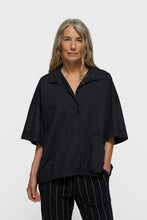 Cargar imagen en el visor de la galería, Blusa Jacket Black