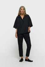 Cargar imagen en el visor de la galería, Blusa Jacket Black
