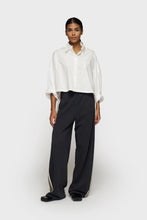 Cargar imagen en el visor de la galería, Camisa Cropped White